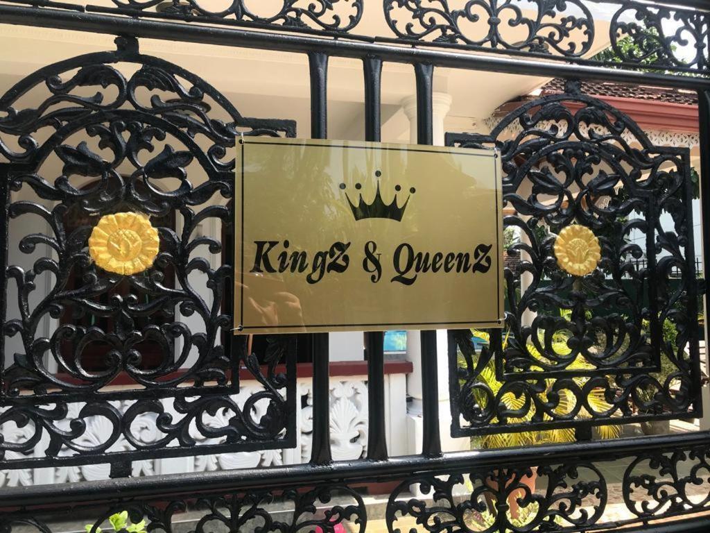 Kingz And Queenz - Негомбо Екстериор снимка